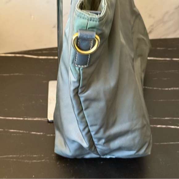 💎GORGEOUS AUTHENTIC PRADA NYLON/ LEATHER TOTE BAG💎 - Picture 4 of 16
